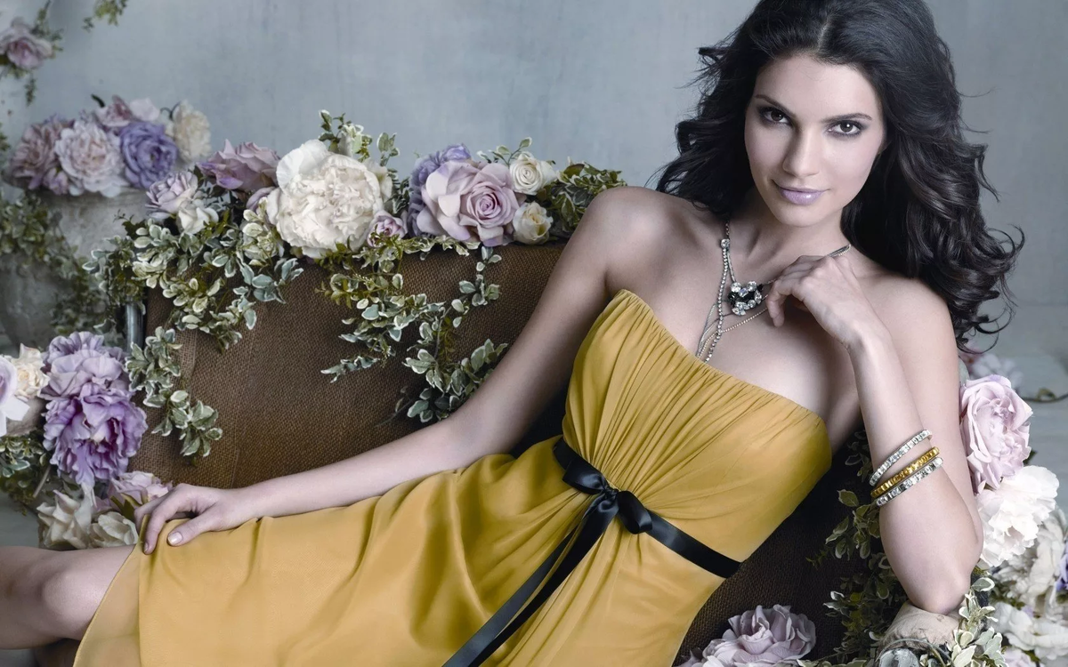 Здравствуйте,  я зашла с телефона, разблокируйте пожалуйста мой канал