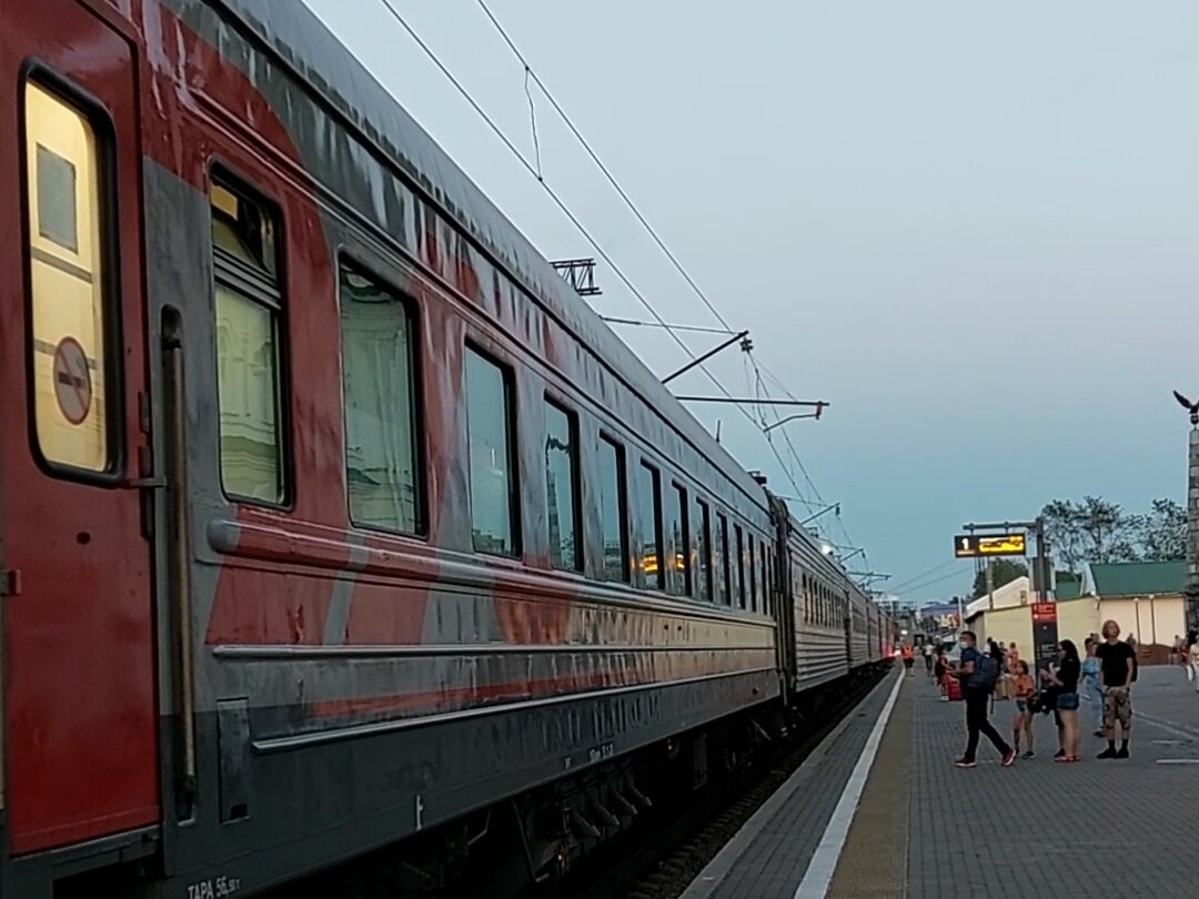 Поезд "Океан", который ходит из Хабаровска во Владивосток.
