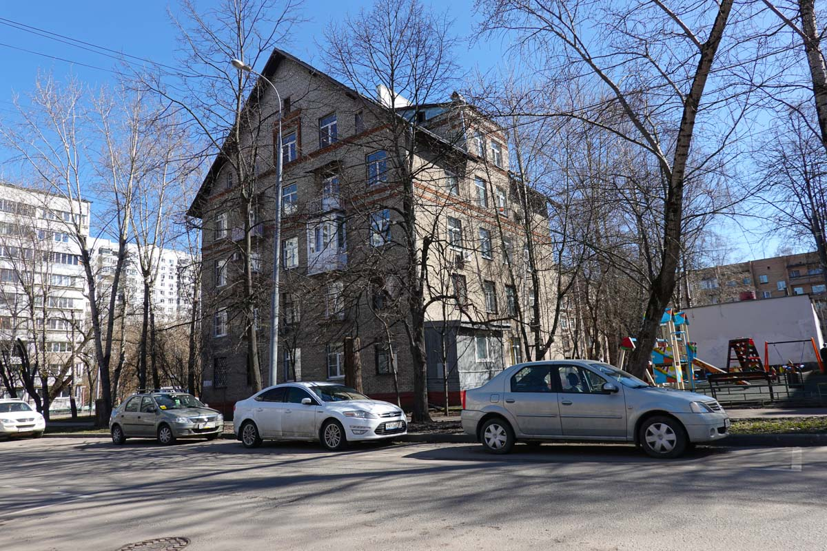 Москва. Район Новогиреево. Сапёрный проезд д.8 кор.1