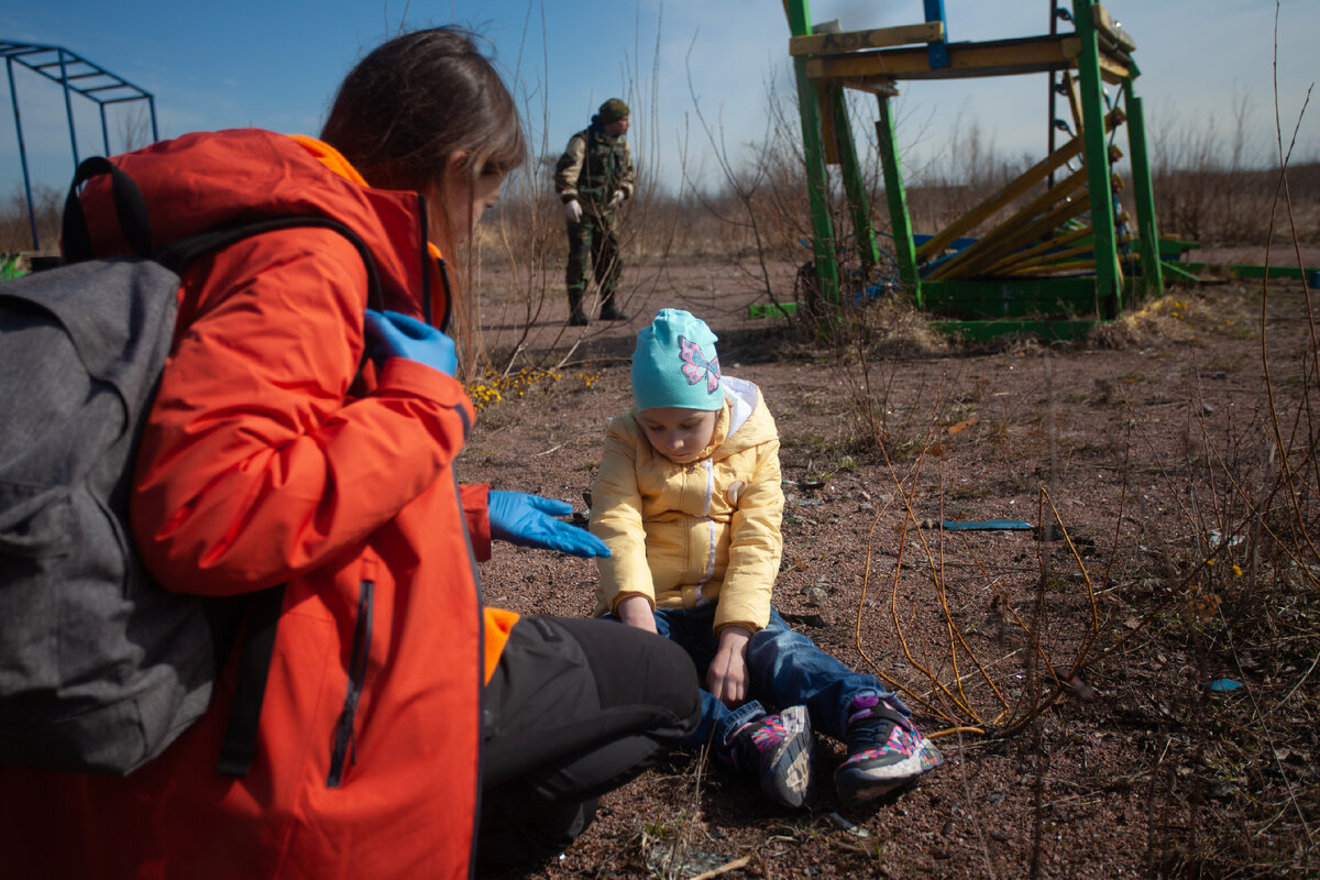 Девочка жалуется на боль в ноге. Осмотр и скорая!