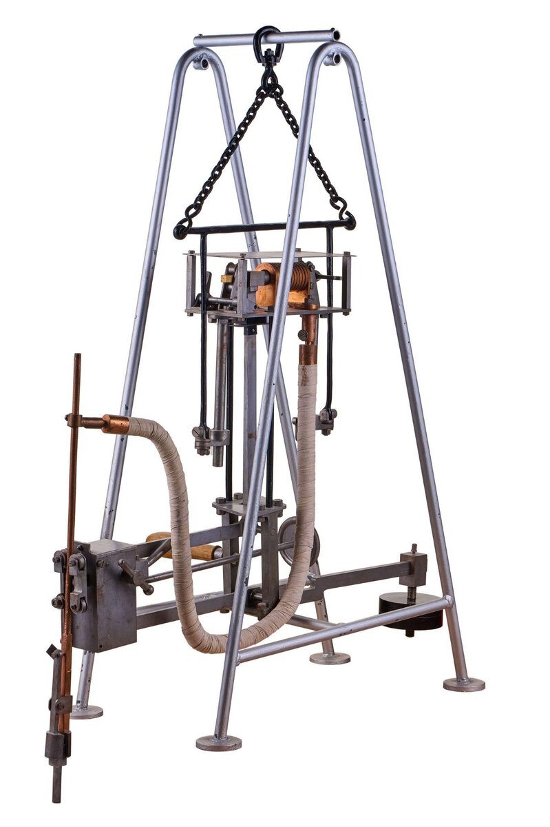 Электрический плавильник конструкции Николая Славянова, 1891 год