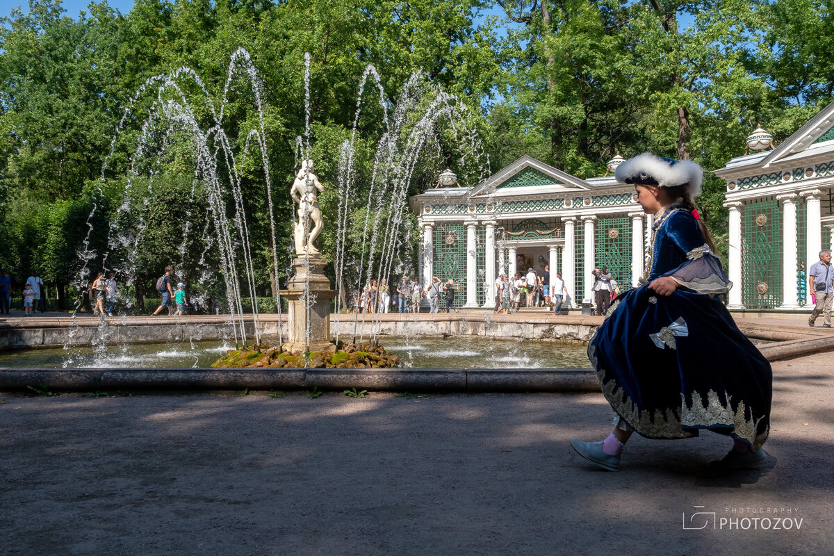 До наших дней сохранились в первозданном виде фонтаны, которые видел император Петр I.