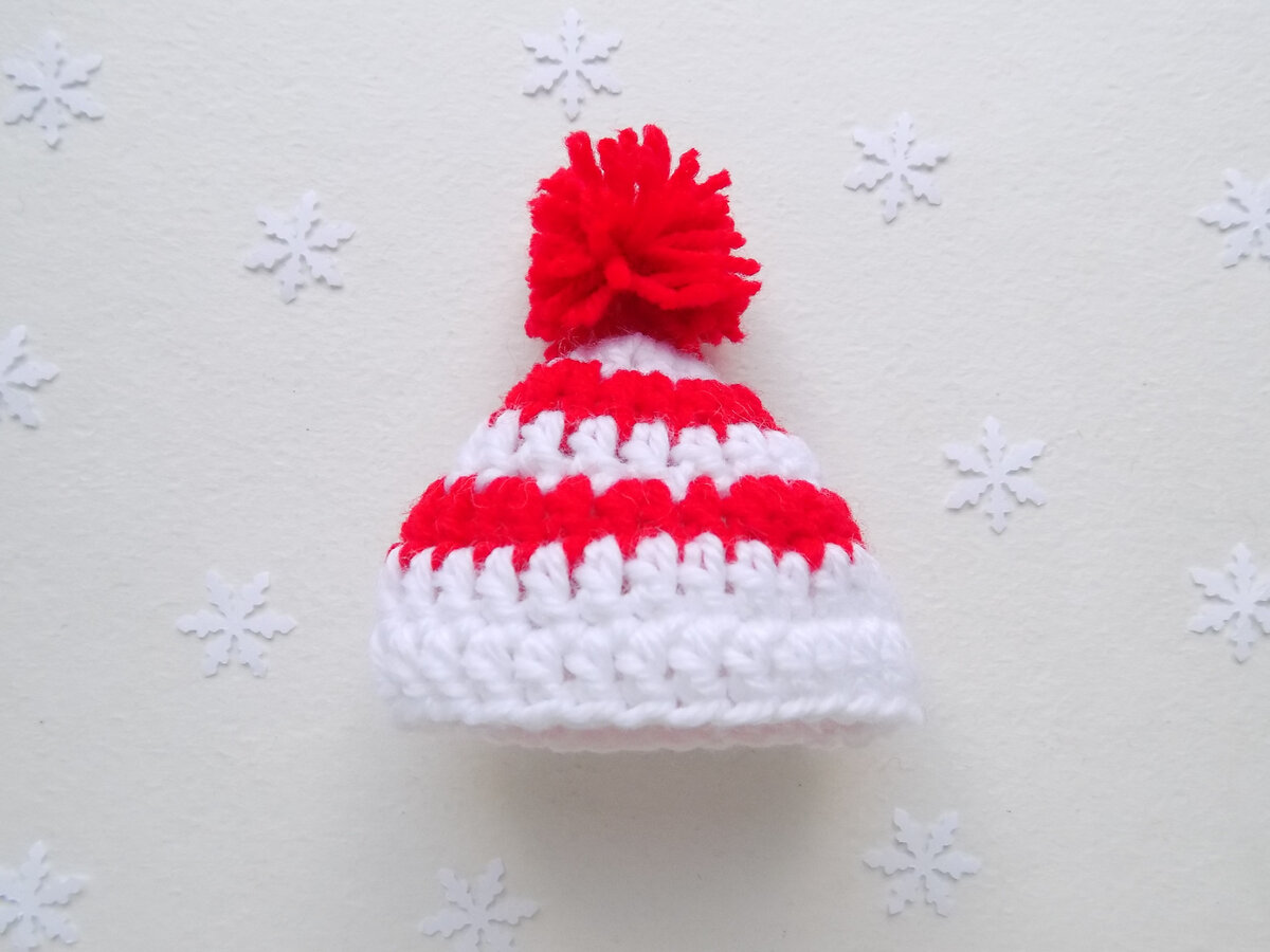 Новогодняя шапочка связанная крючком. Мастер-класс