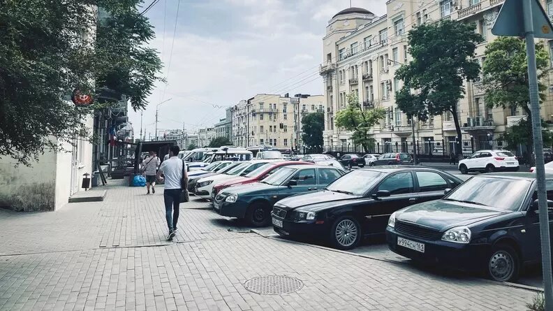     В Ростове-на-Дону с 30 сентября температура воздуха пойдет на спад, сообщили синоптики.