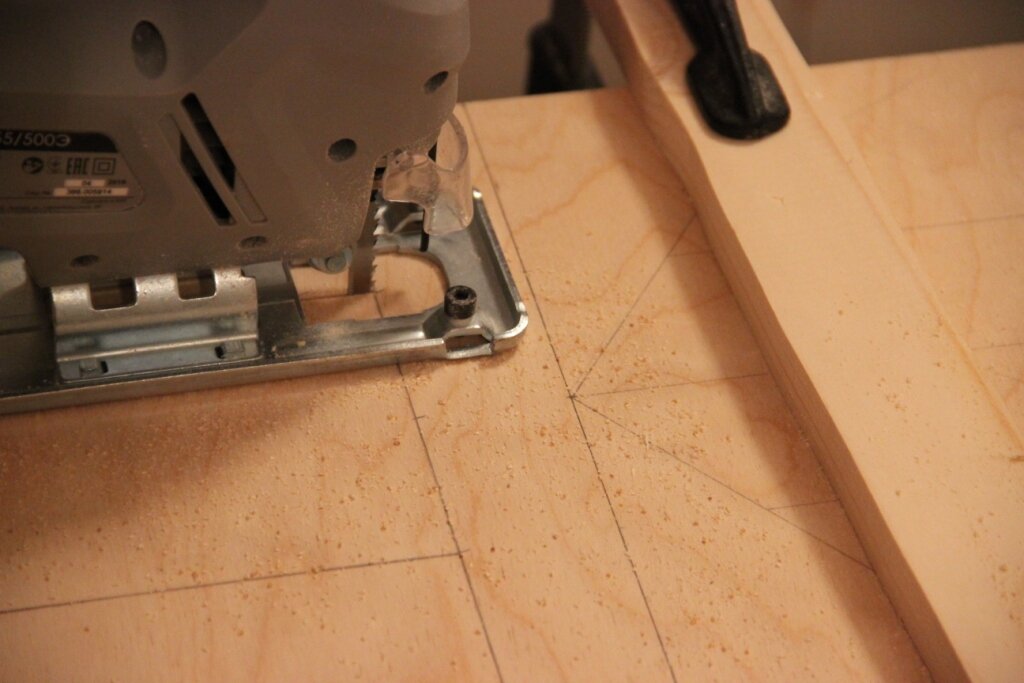 раскрой фанеры лобзиком