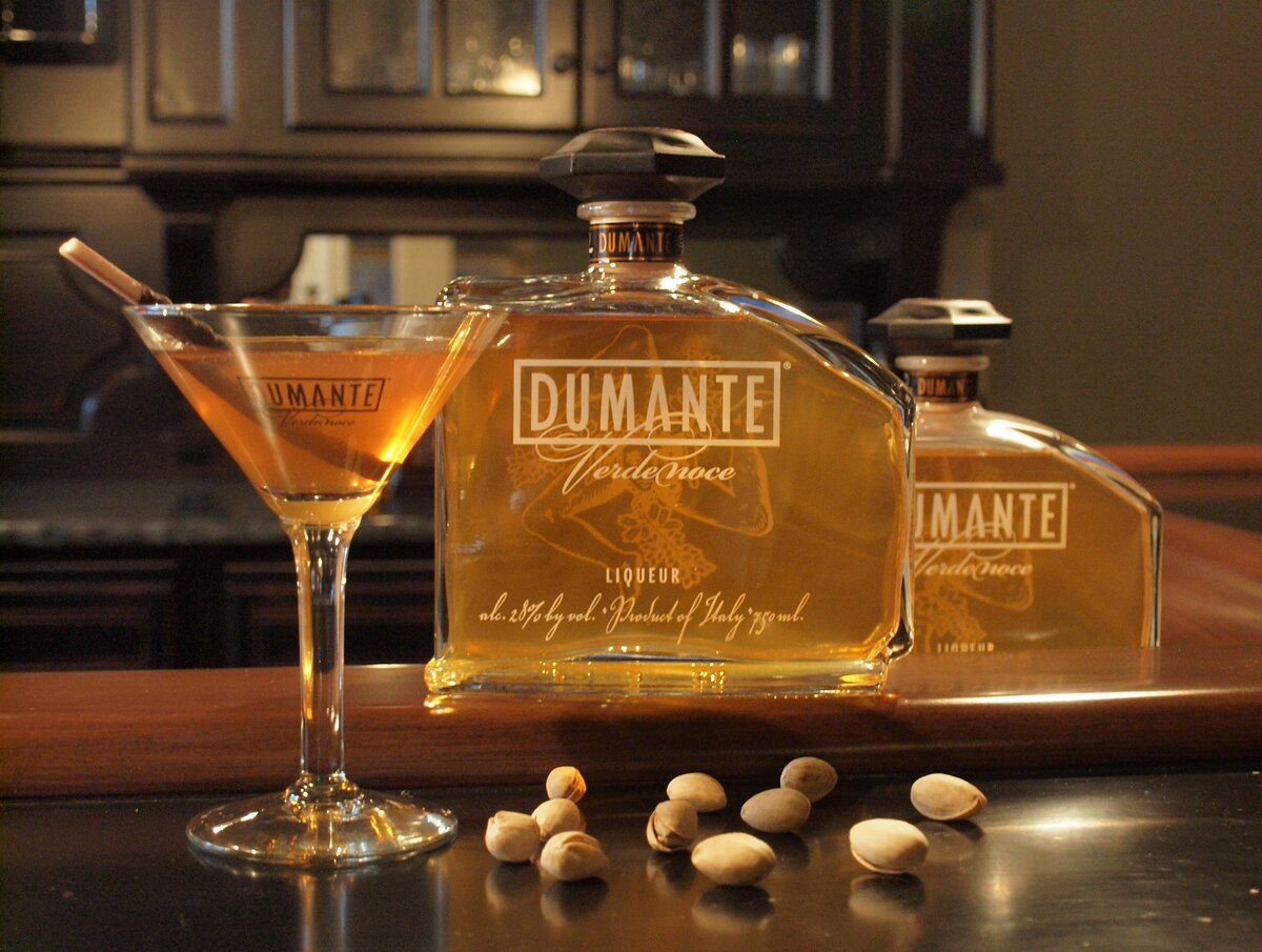 Дюманте один из тех ликёров, которые вот уже долгие десятилетия славят итальянских мастеров 