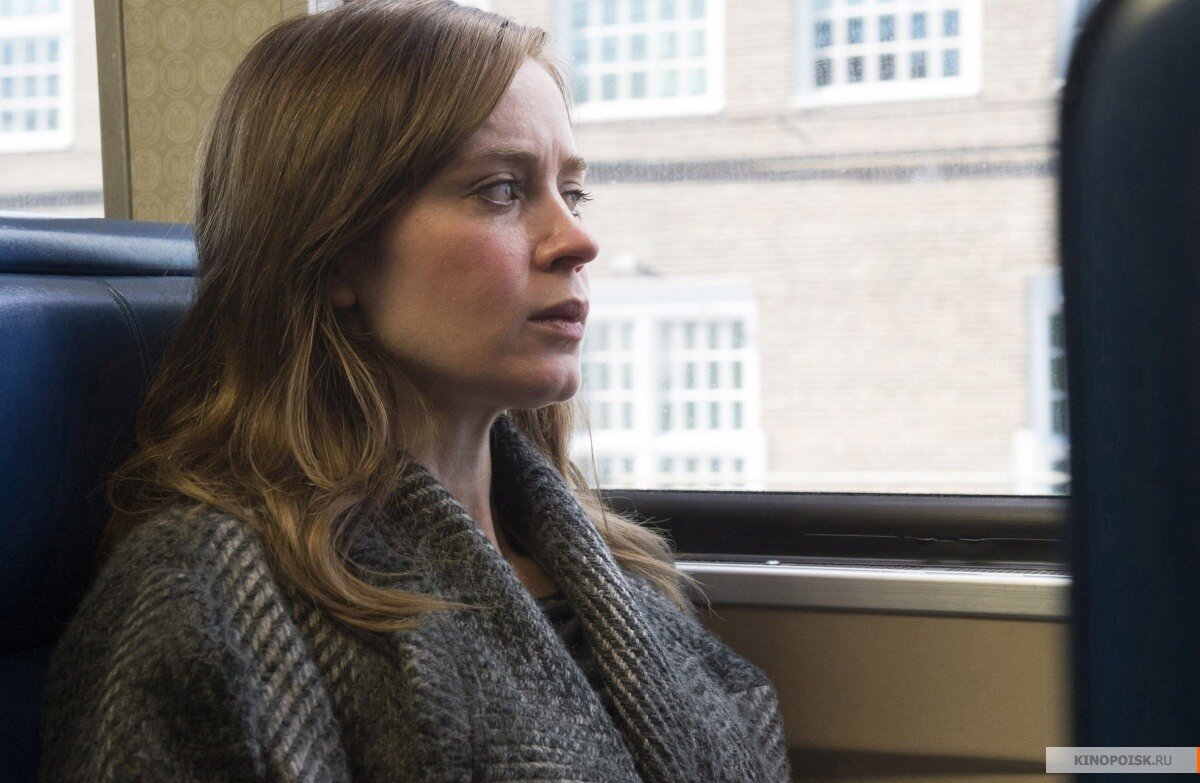 Источник фото - www.kinopoisk.ru. Кадр из фильма «Девушки в поезде»