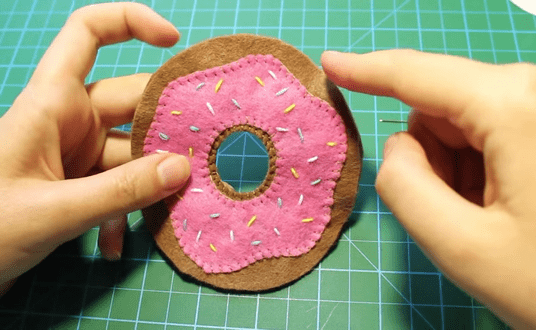 игольница из фетра подарок рукодельнице в интернет-магазине на Ярмарке Мастеров 