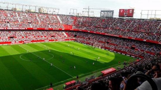 Рамóн Сáнчес Писхуáн Стадион», Севилья