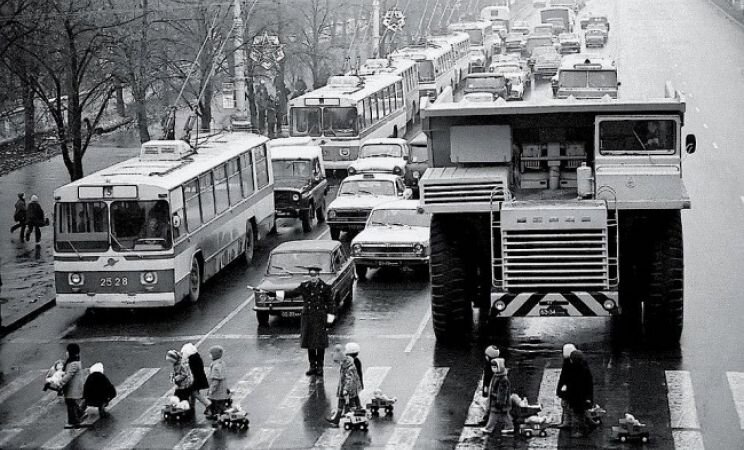  Минск, 1980 год. Дети идут в школу
