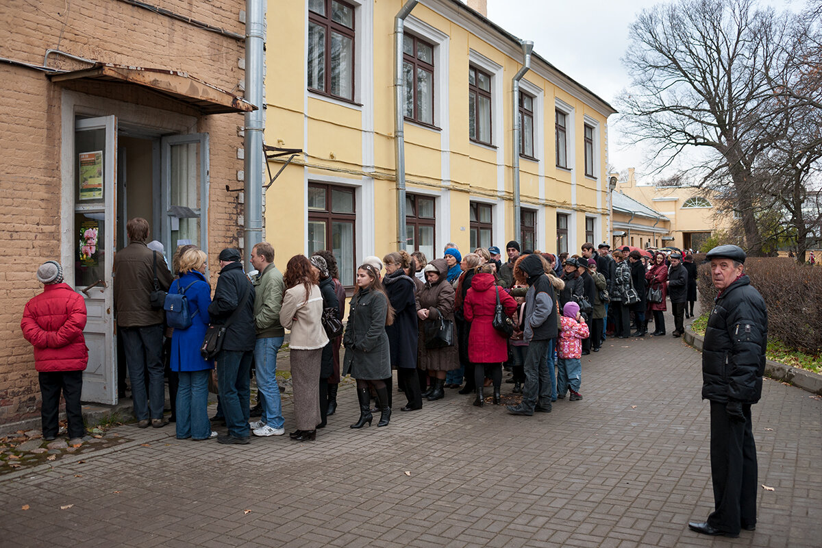 Отстоять пришлось совершенно дикую очередь, чтобы попасть в павильон