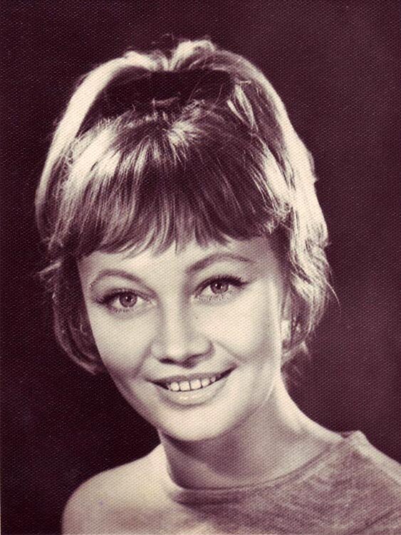 Лариса Лужина  (фото с kino-teatr.ru)