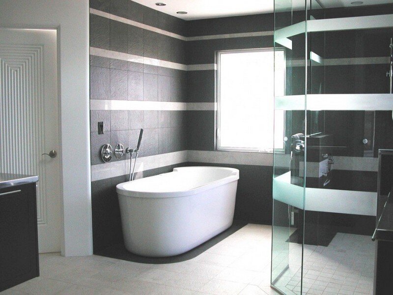 Черно-белая ванная комната: особенности стиля