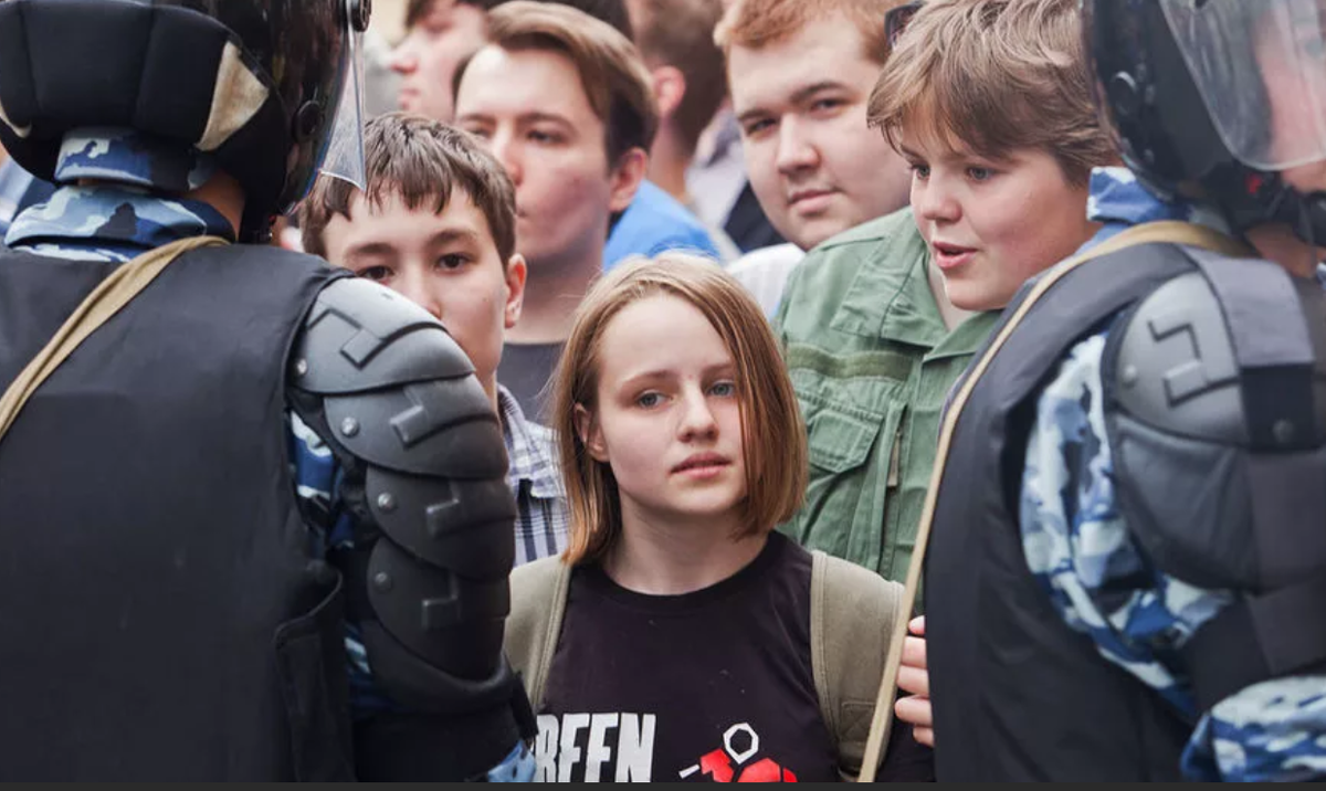 Совсем уж подростки на митингах
