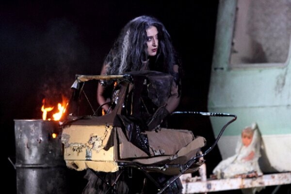 Анита  Рачвелишвили в роли Азучены