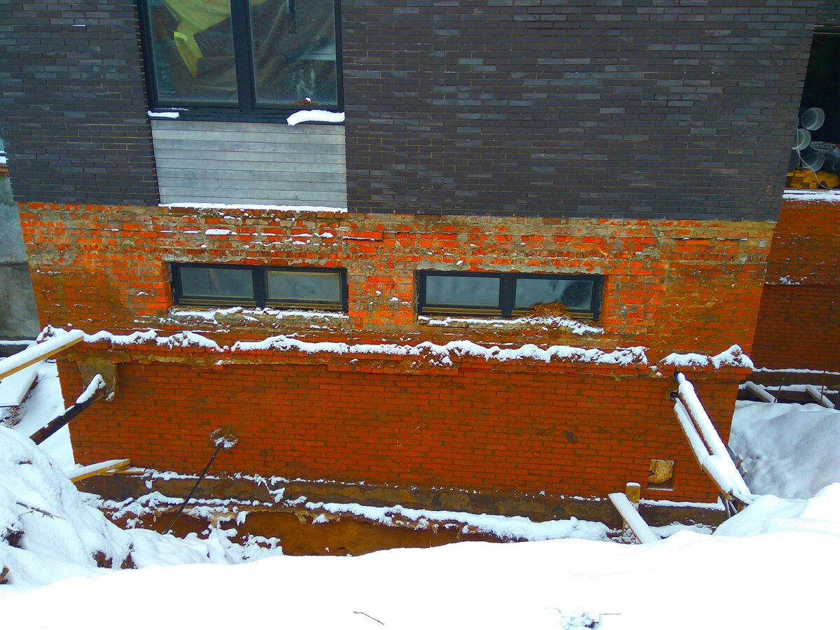 1. Фундамент до гидроизоляции полимочевиной.