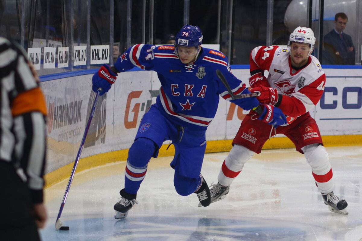 «Спартак» ответил Петербургу и СКА за сосиски