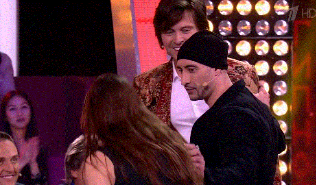 Кадр из телепередачи "Звёзды под гипнозом"