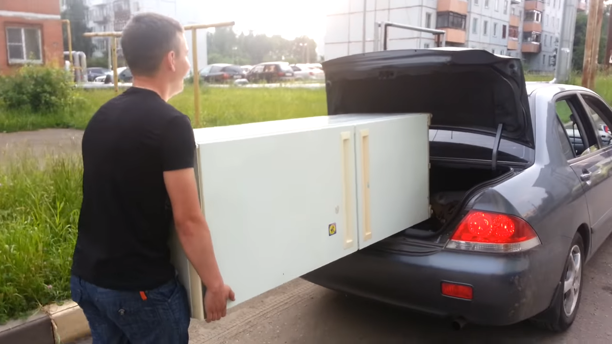 Что возить в багажнике автомобиля?