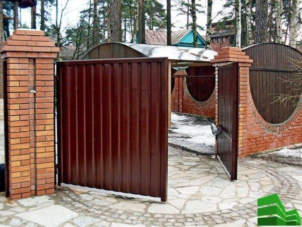 Калитка и ворота для частного дома из металлопрофиля своими руками