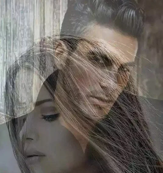 ЧИСТАЯ  ДУШОЙ ЖЕНЩИНА !             -  Она умела брать душой , не телом ,не открытою одеждой .Слова    ее   имели смысл большой