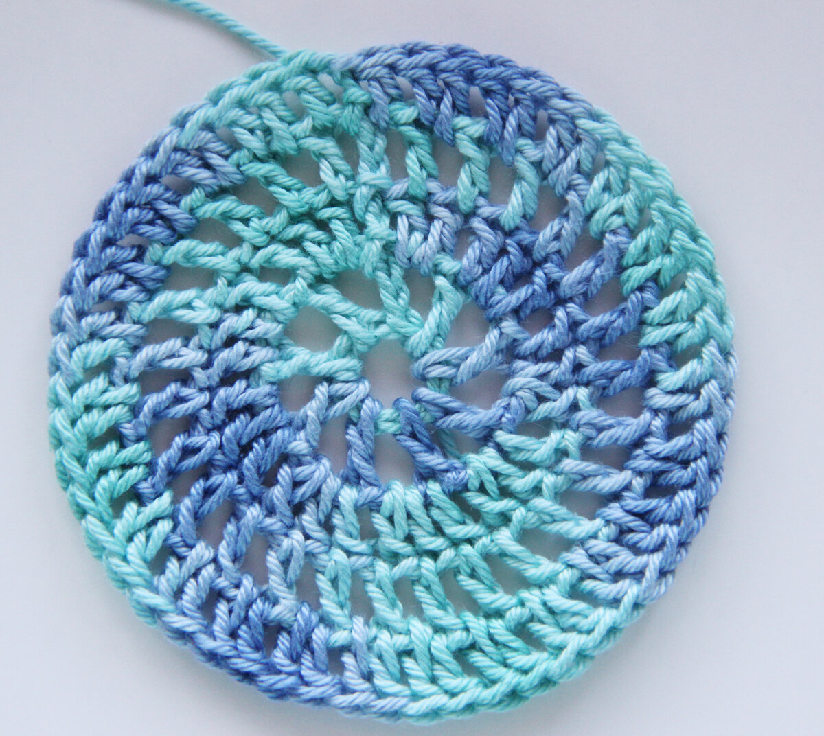 Круглый мотив крючком