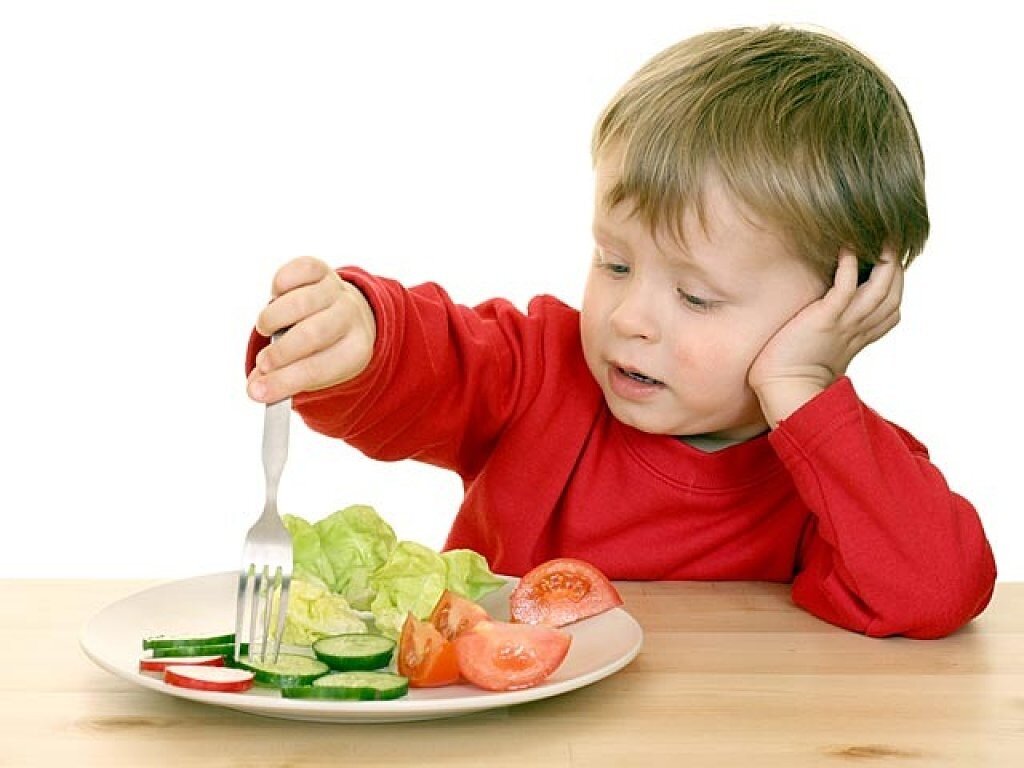 Ребенок не ест овощи. Что делать?