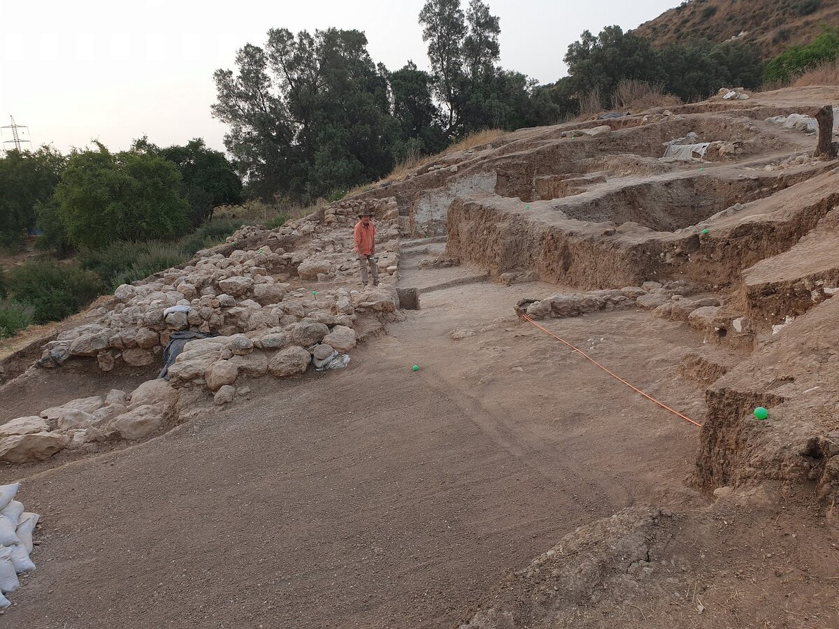  Руины ворот городского водного шлюза / Aren Maeir / Tell es-Safi / Gath Archaeological Project 