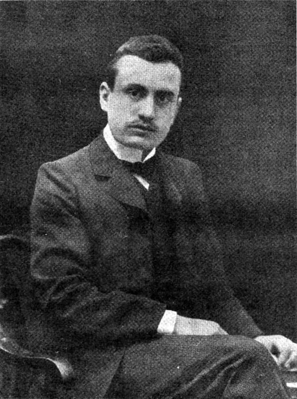 Красавчик, не? Бенито Муссолини в молодости. Примерно тогда, когда он и придумал свою доктрину. Фото с 24smi.org