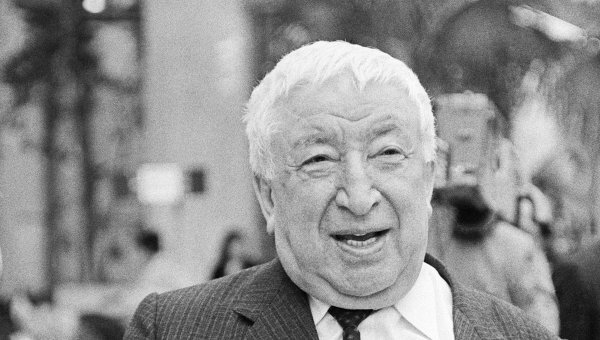 Расул Гамзатов