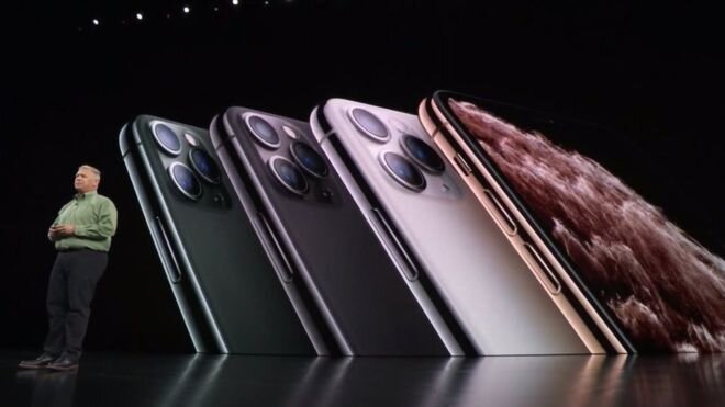 Компания уверяет, что модель iPhone 11 Pro сможет держать заряд на четыре часа дольше, а Pro Max - на пять часов