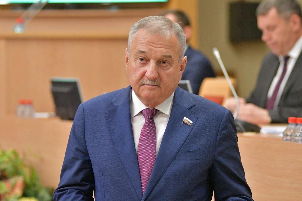Владимир быков фото Экс-главе Кирова Владимиру Быкову продлили домашний арест Вятка Областная Дзен