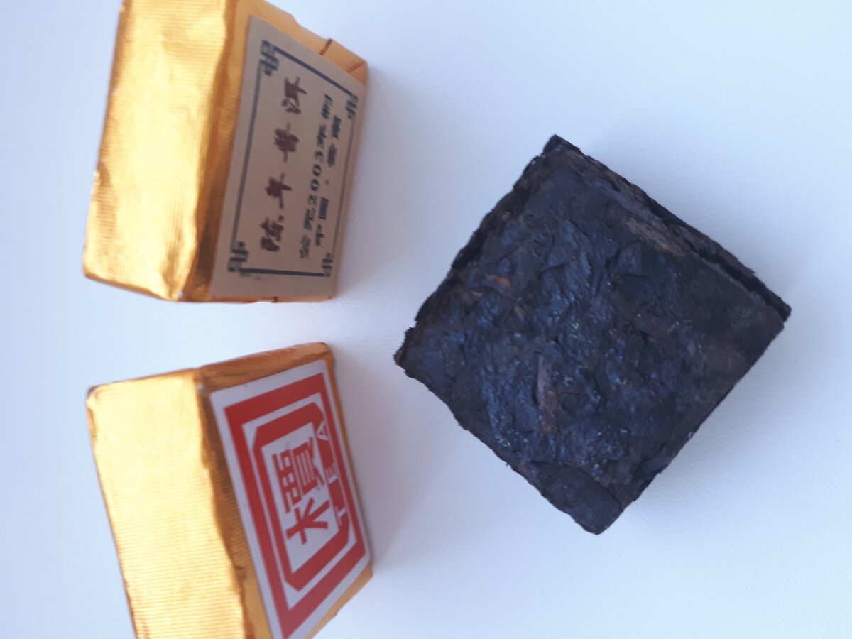 Прессованный пу эр. Один кубик на 350мл смело.