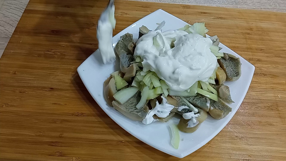 заправляем салат