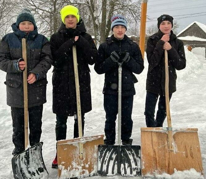 Волонтеры из школы №4 