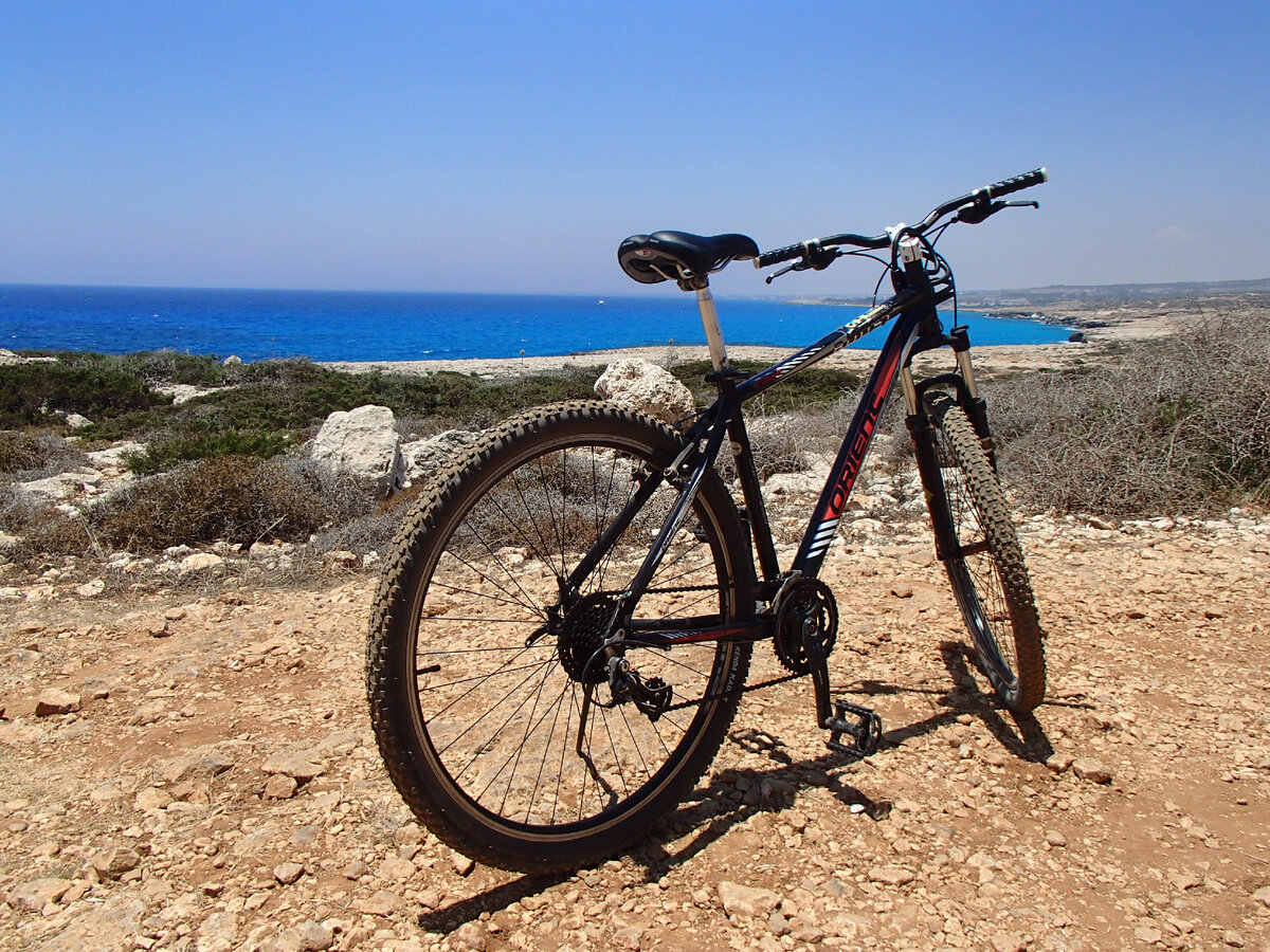 На прогулке пробили колесо 