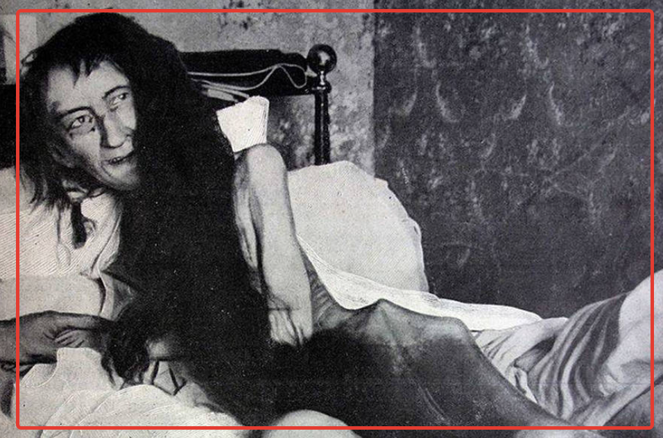 После того, как богатая и известная Бланш Монье влюбилась в простолюдина, ее мать сделала немыслимое, пытаясь остановить это.