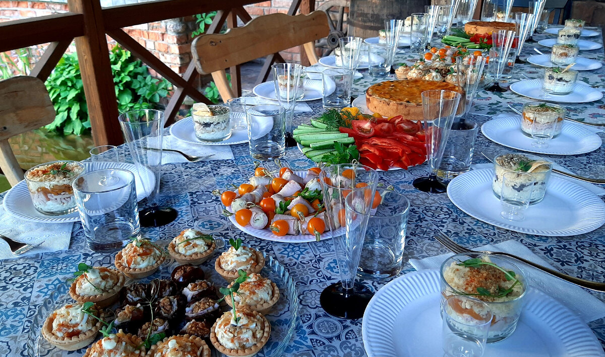 Фото автора. Готовимся к встрече гостей.