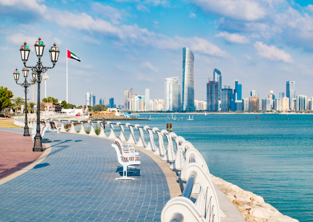 Corniche street. Набережная Корниш в Абу-Даби. Набережная Corniche Абу Даби. Новая набережная в Абу Даби. Абу Даби город, пляжи,.