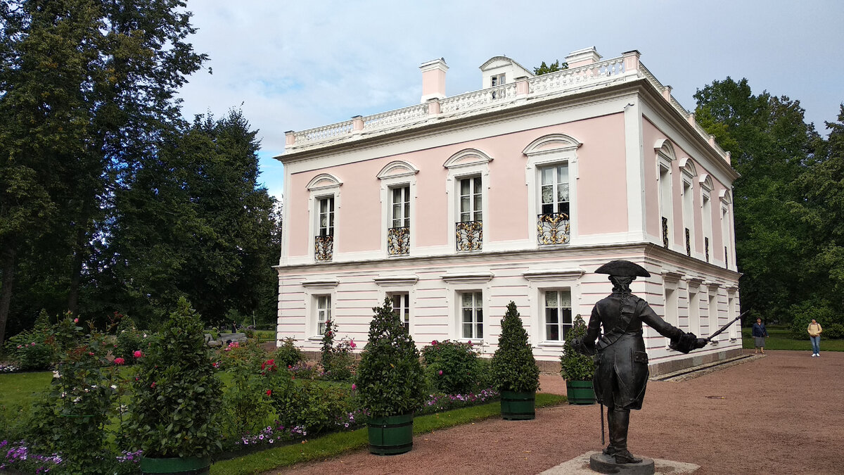 Дворец Петра III