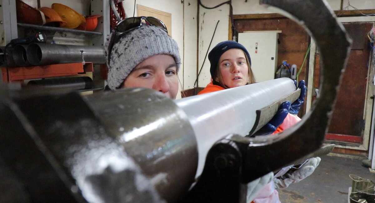     Фото: ААНИИ