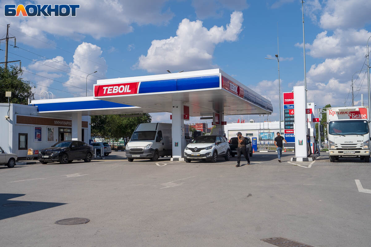 беспилотник в волгоградской области 2022. заправка беспилотника. упал беспилотник по волгоградом. в волгограде упал беспилотник. российский бпла орлан-10.