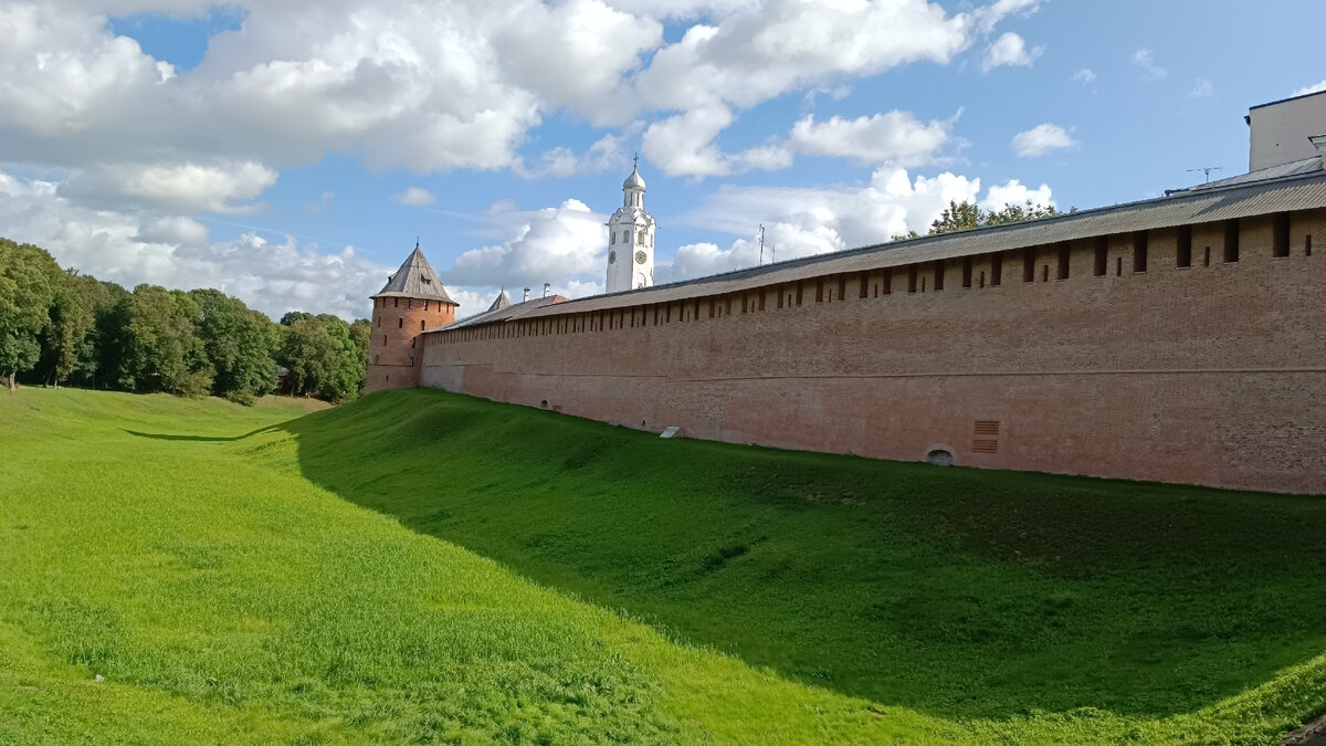 Стена Новгородского Кремля