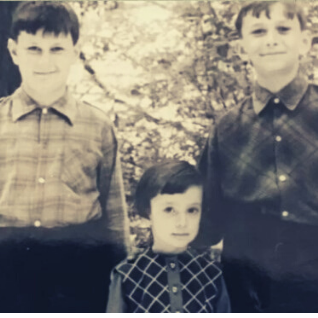 Константин, Валерий и их сестра Лиана