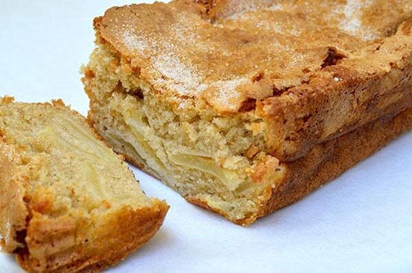 Рецепт мягкого бисквита с яблоками