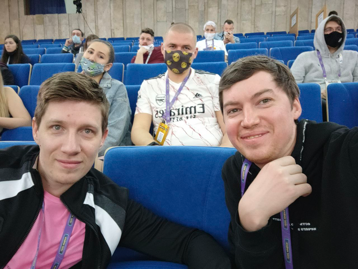 Первый день первого тура, Я, Гресь и молодая семья Архипенко.