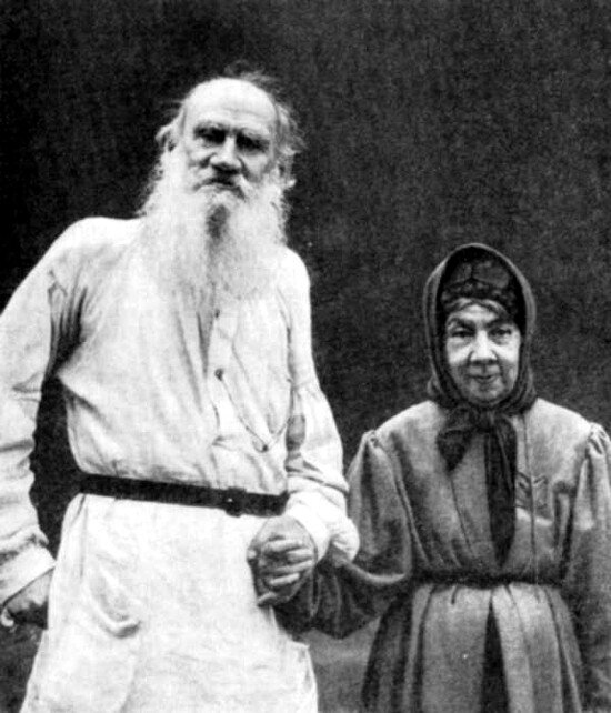 Граф Лев Николаевич Толстой с Марией Михайловной, вдовой  Сергея Николаевича Толстого.