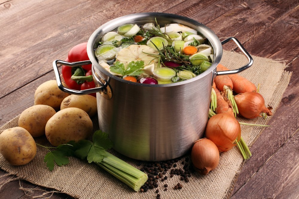 Как приготовить овощи в кастрюле. Овощи в кастрюле. Вареные овощи в кастрюле. Кастрюля для варки овощей. Суп в кастрюле.