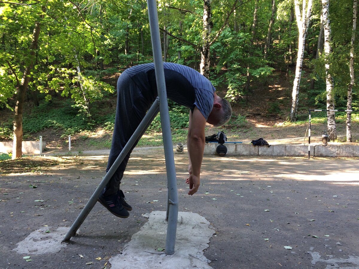 Упражнение на позвоночник. Фото автора