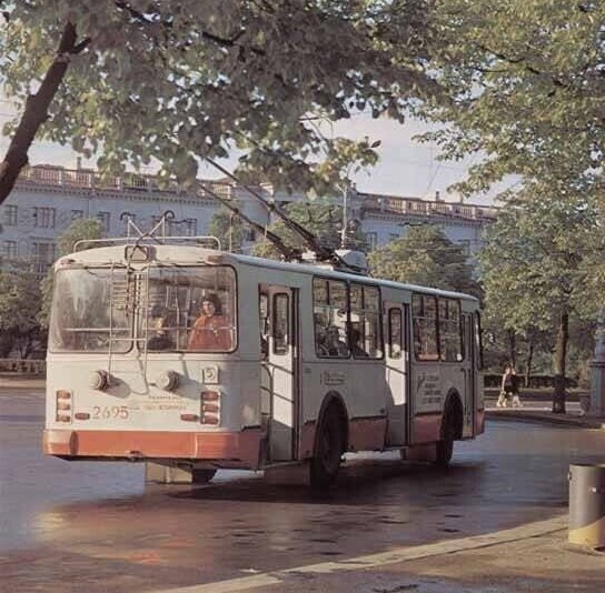 Куда вез своих пассажиров тот троллейбус...